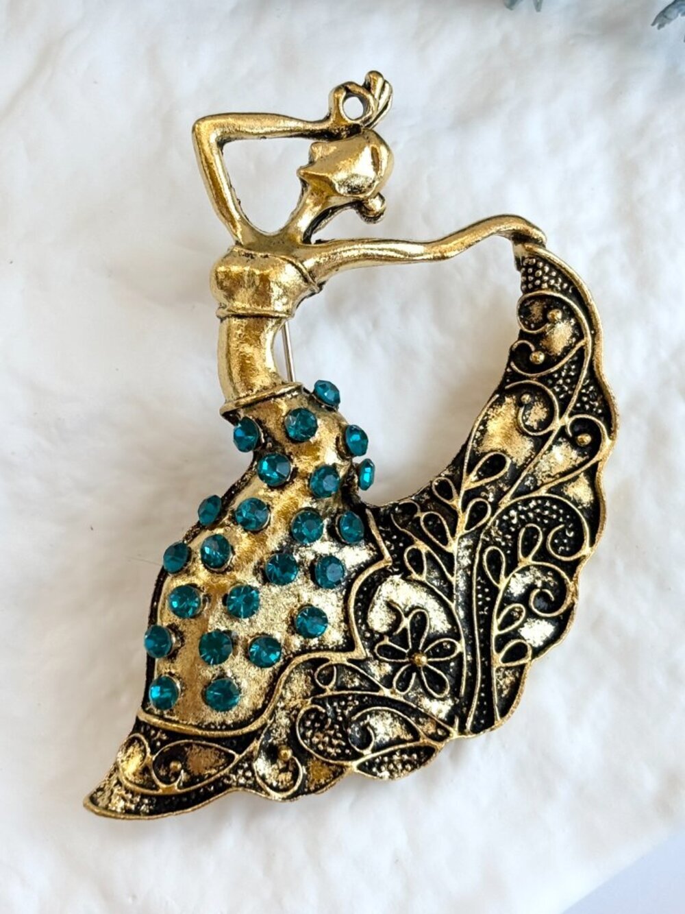 Mint Flamenco Dancer Peacock Gold Toned Textured Floral Vintage Style Brooch Pin - Picture 2 of 16